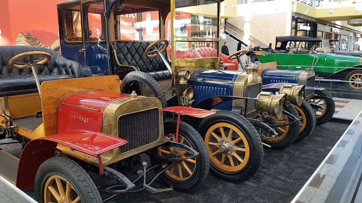 Poklady v podobě historických aut lze pořád ještě najít, říká sběratel